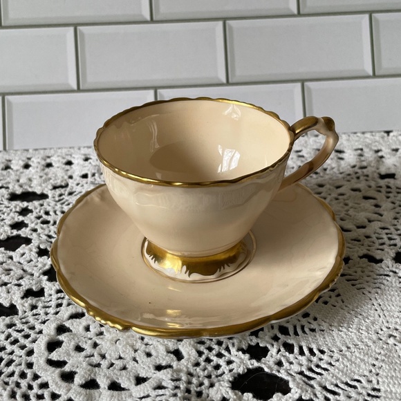 Fabulous Paragon China Harlequin G4094 /Bone China / One Tea Cup and Saucer - Picture 1 of 10